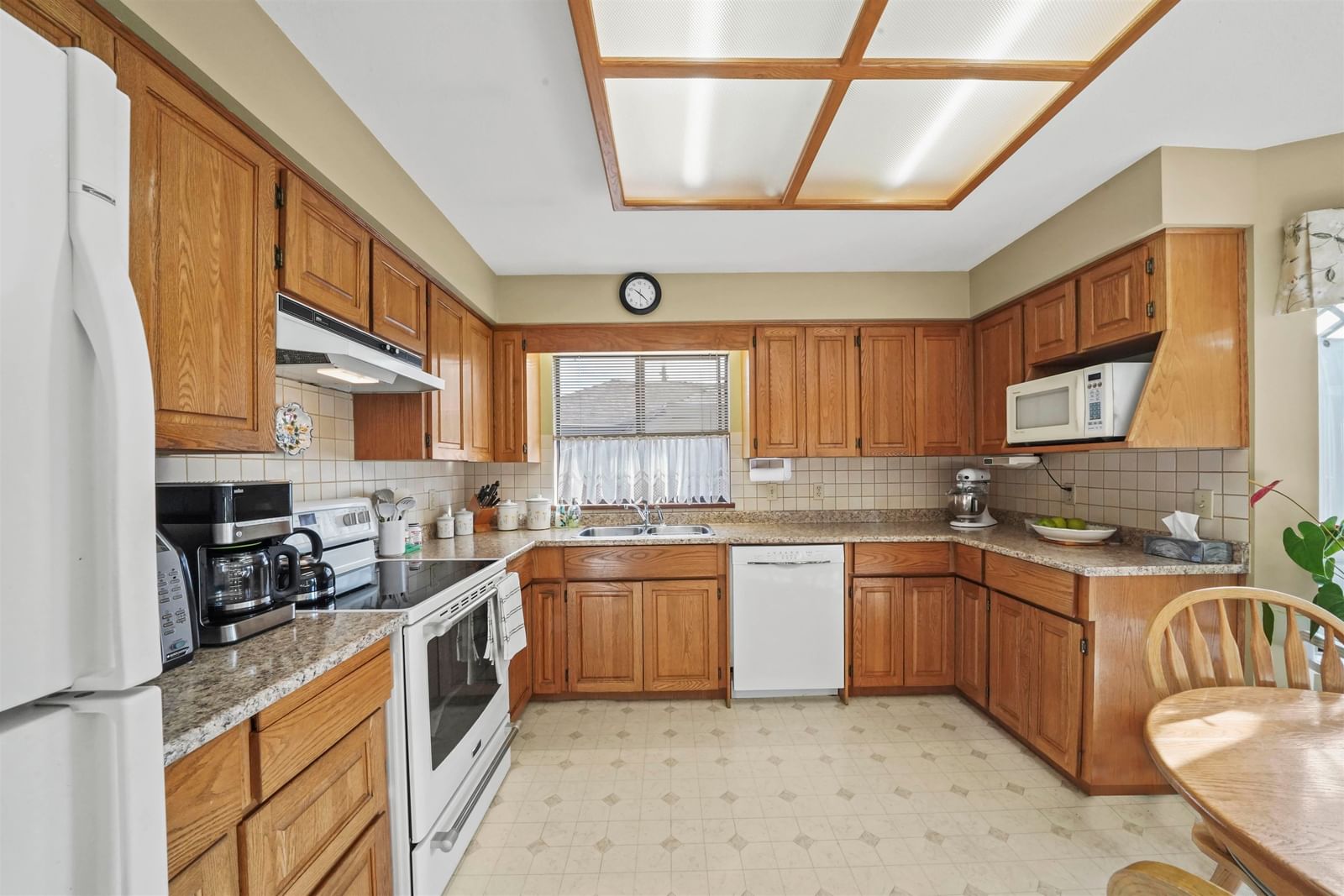 Listing Image 14