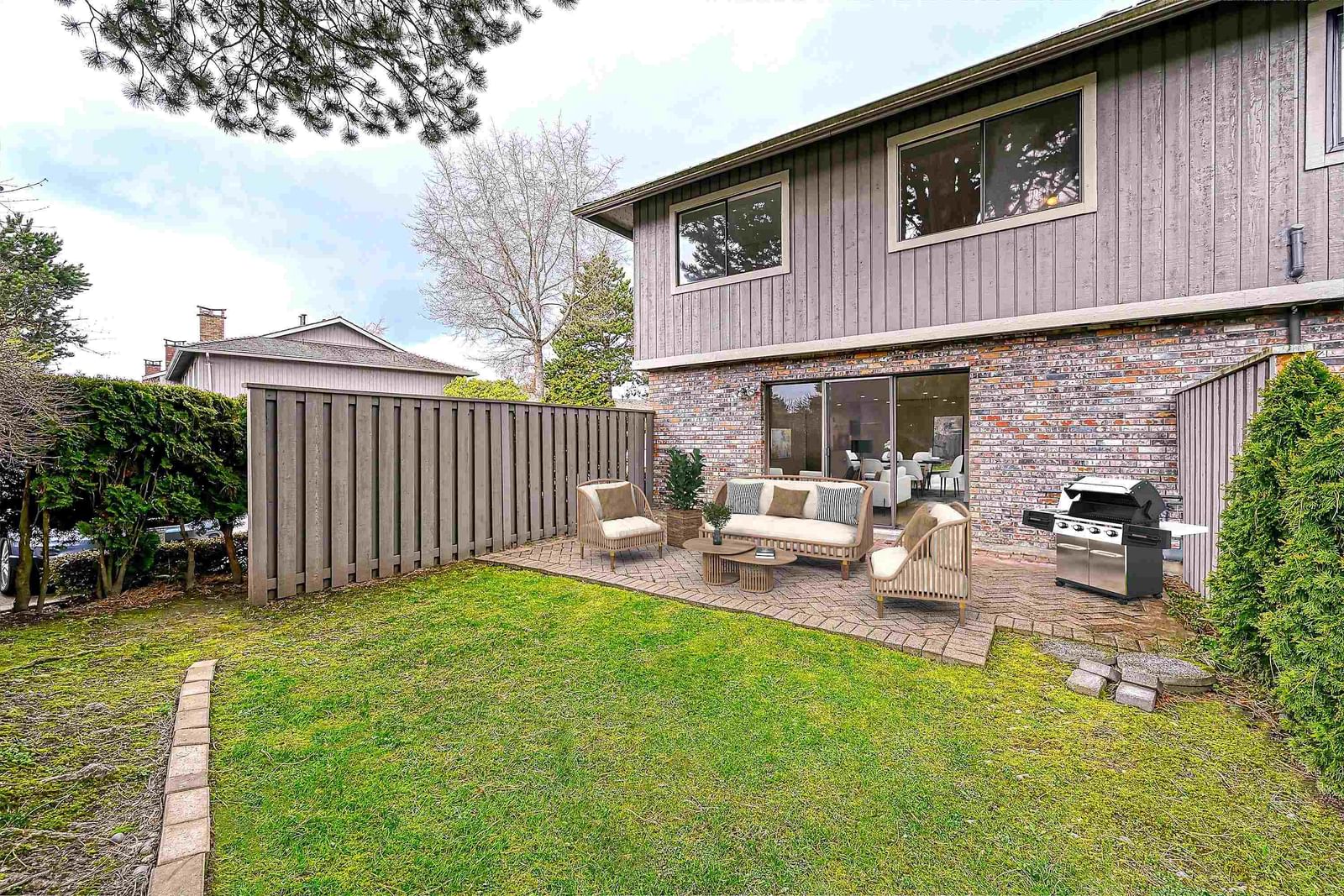 Listing Image 11