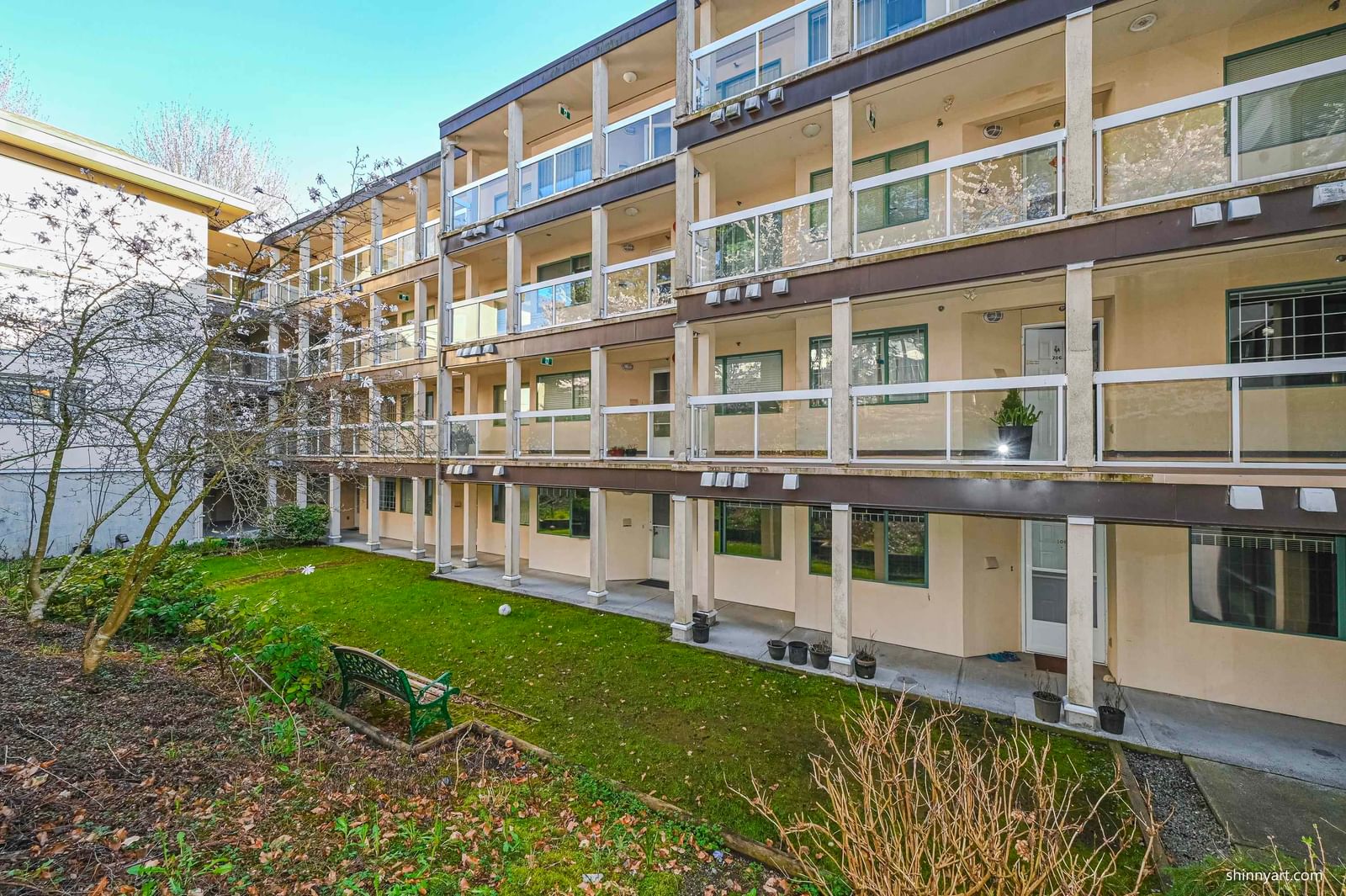Listing Image 12