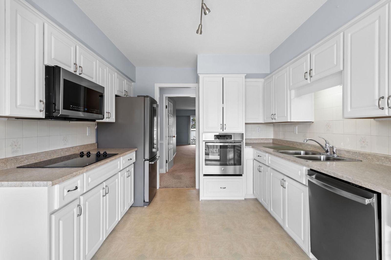 Listing Image 8