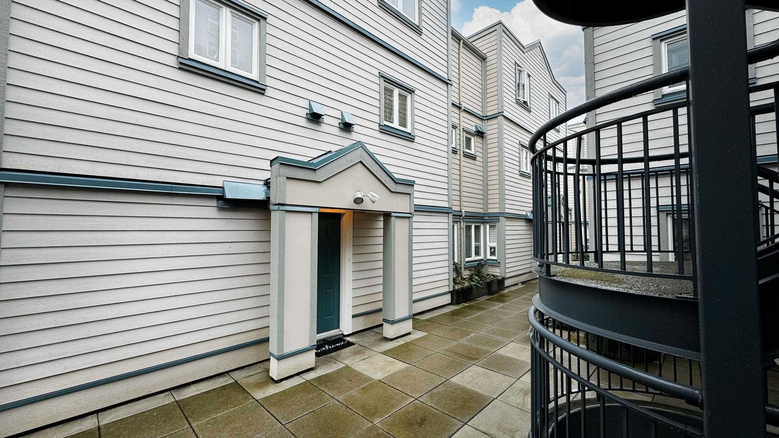 Listing Image 17