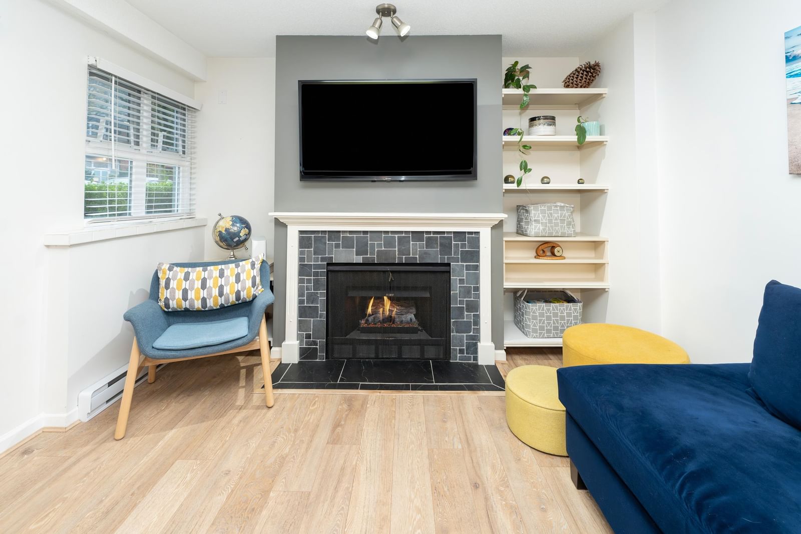 Listing Image 8