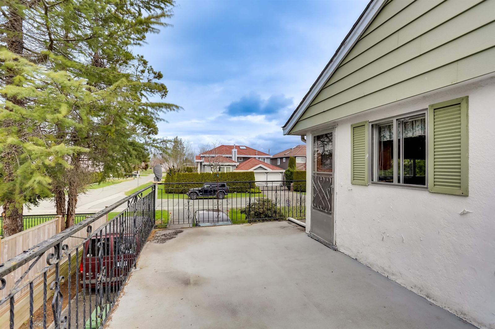 Listing Image 12