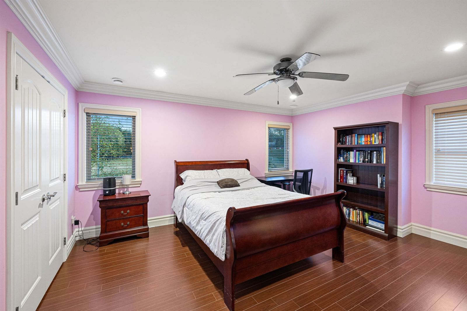 Listing Image 19