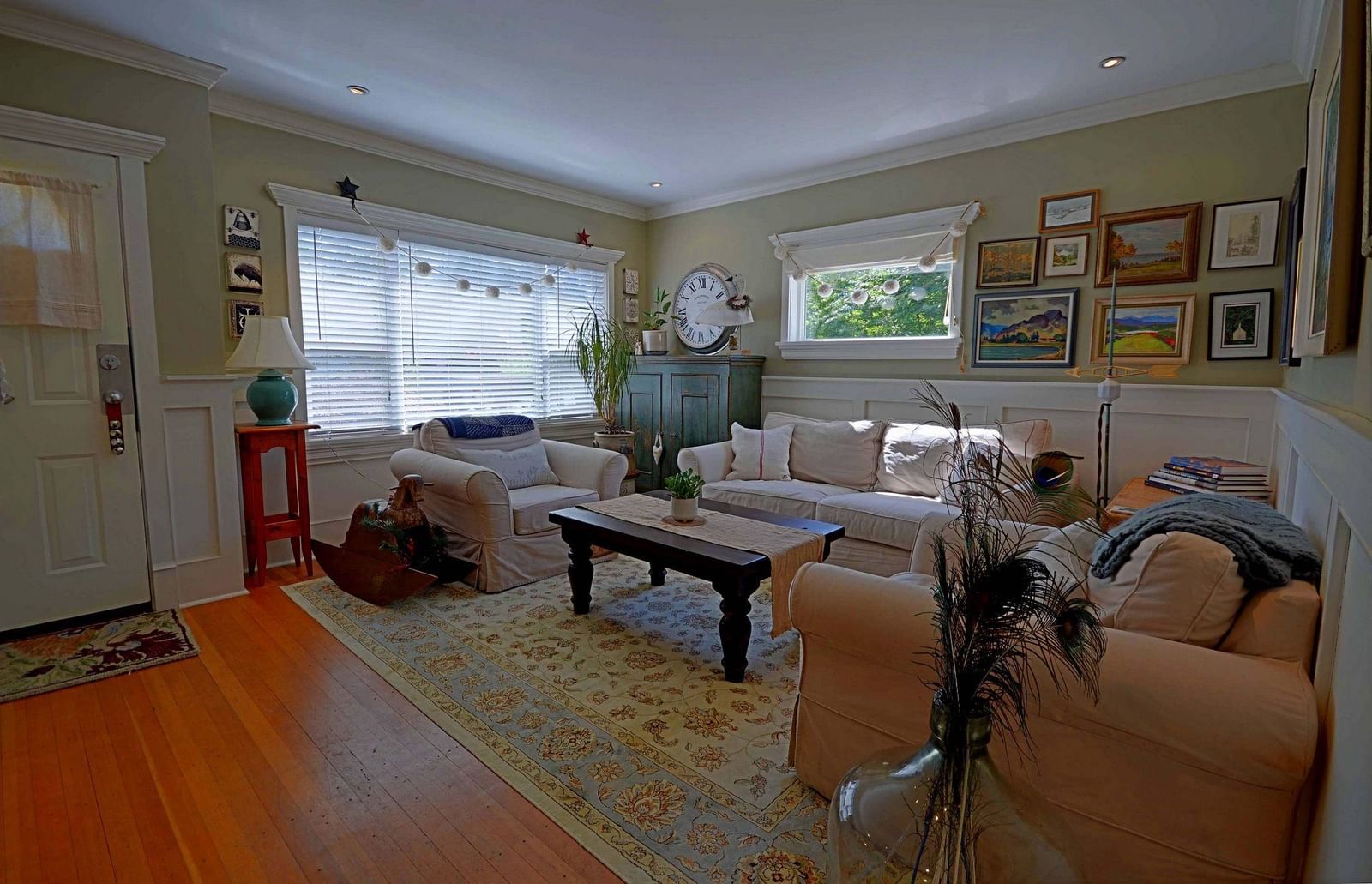 Listing Image 4