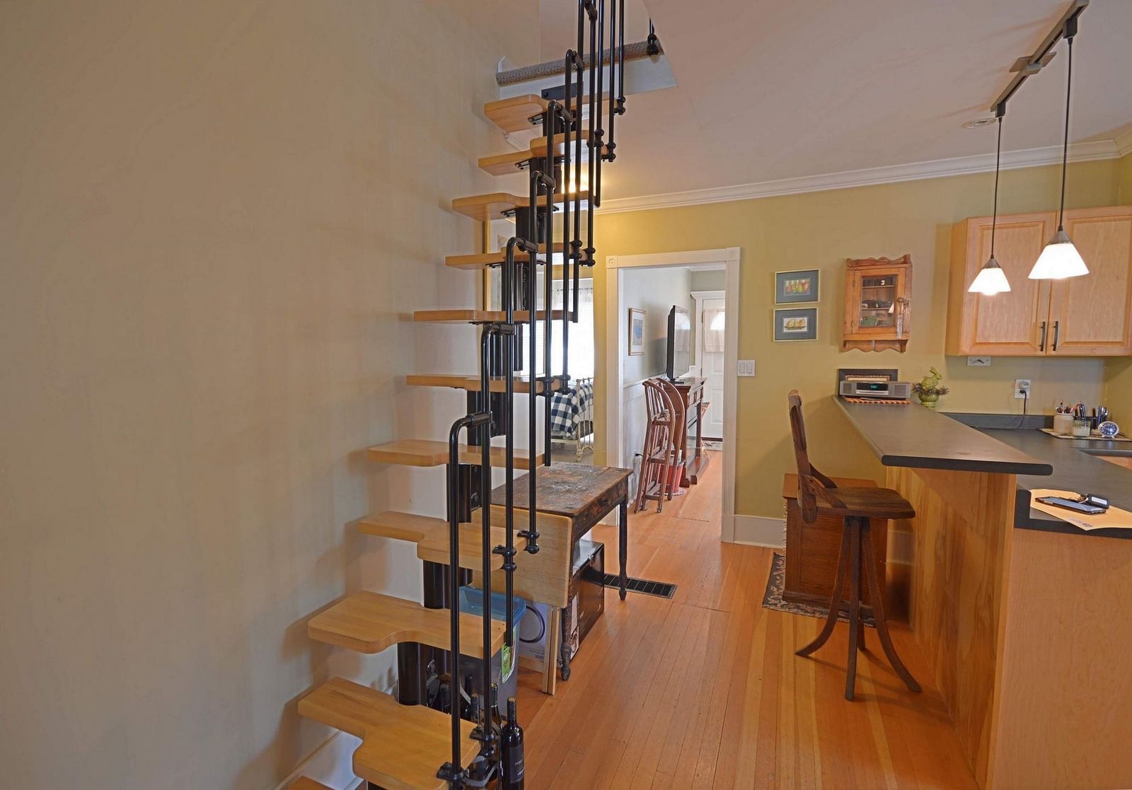 Listing Image 6