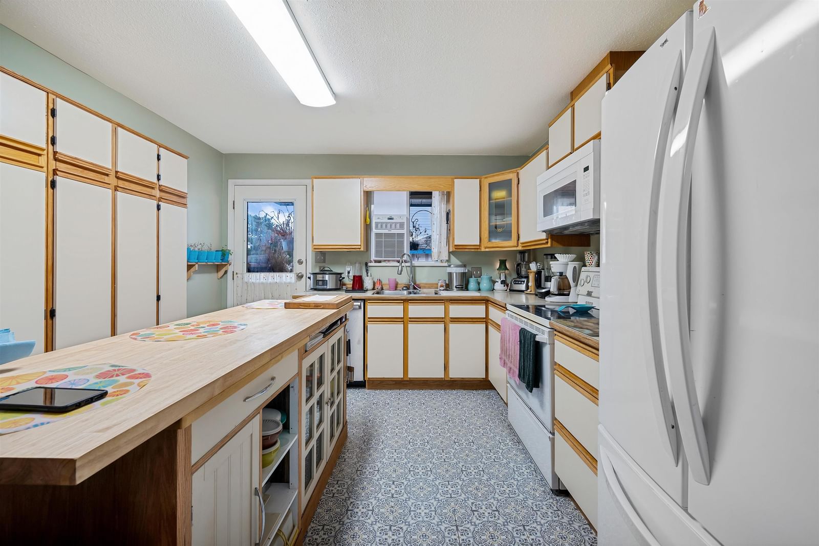 Listing Image 10