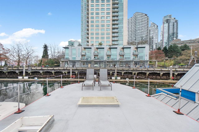 B17 - 1525 Coal Harbour Quay