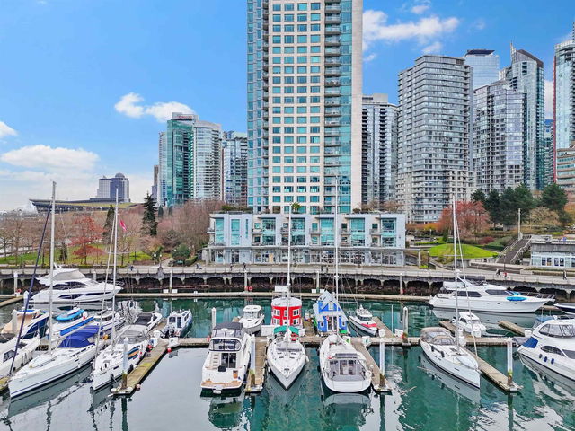 B17 - 1525 Coal Harbour Quay