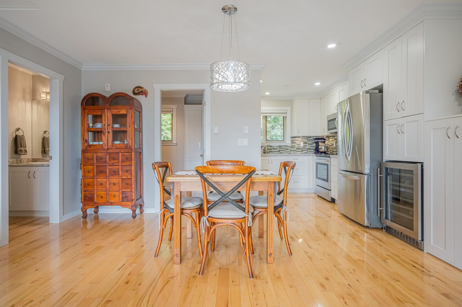 Listing Image 8