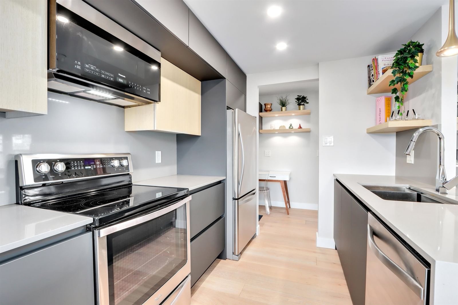 Listing Image 15