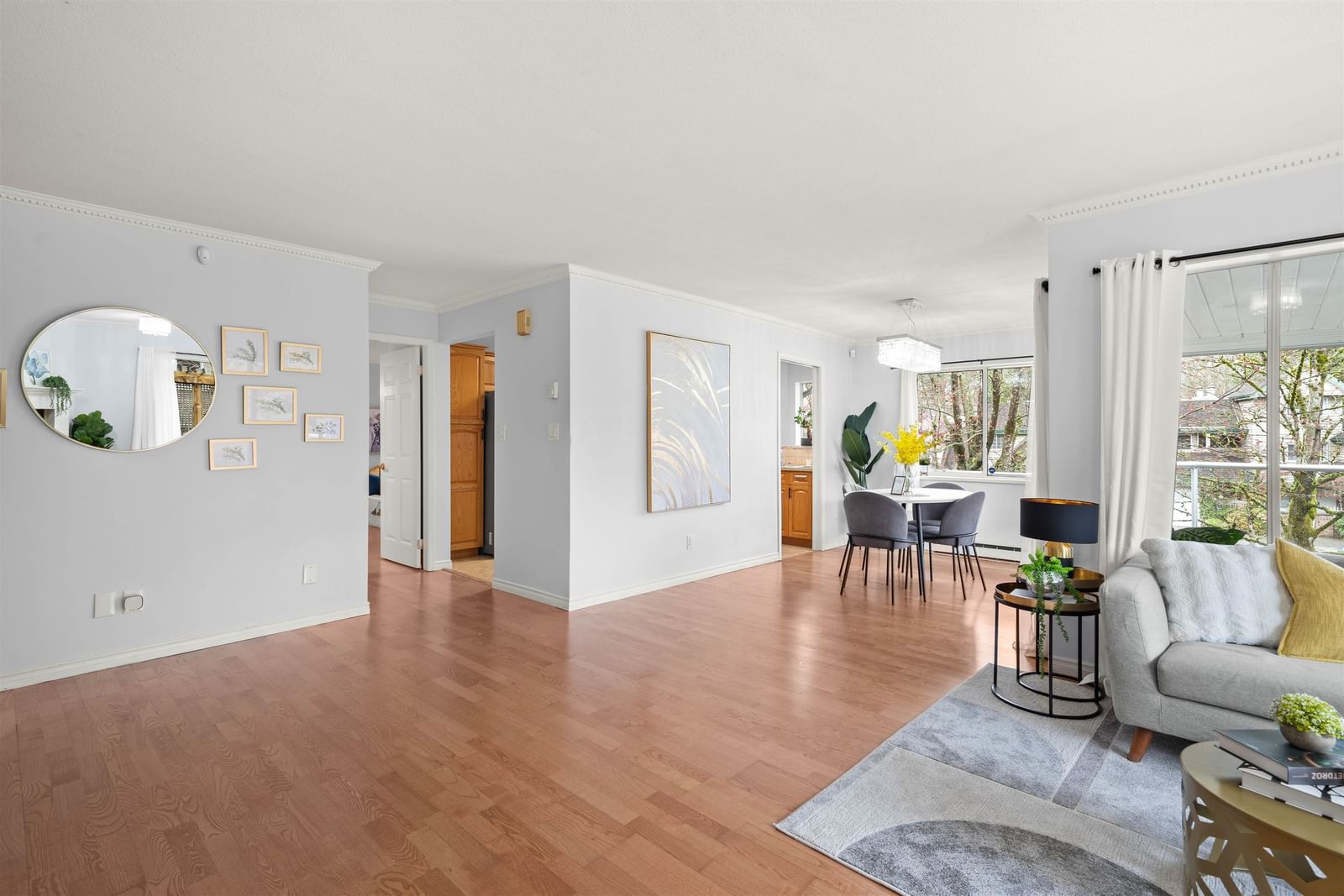 Listing Image 5