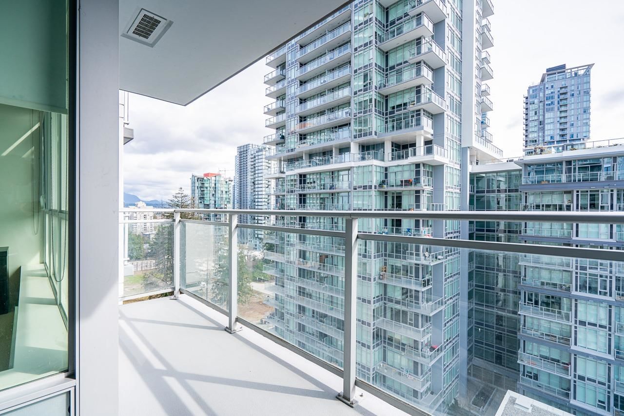 Listing Image 11