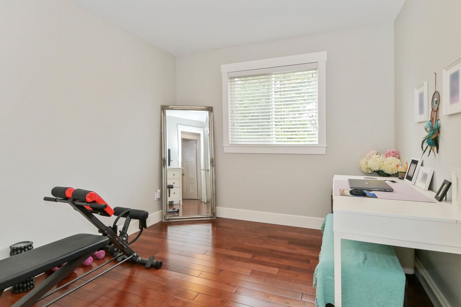 Listing Image 17