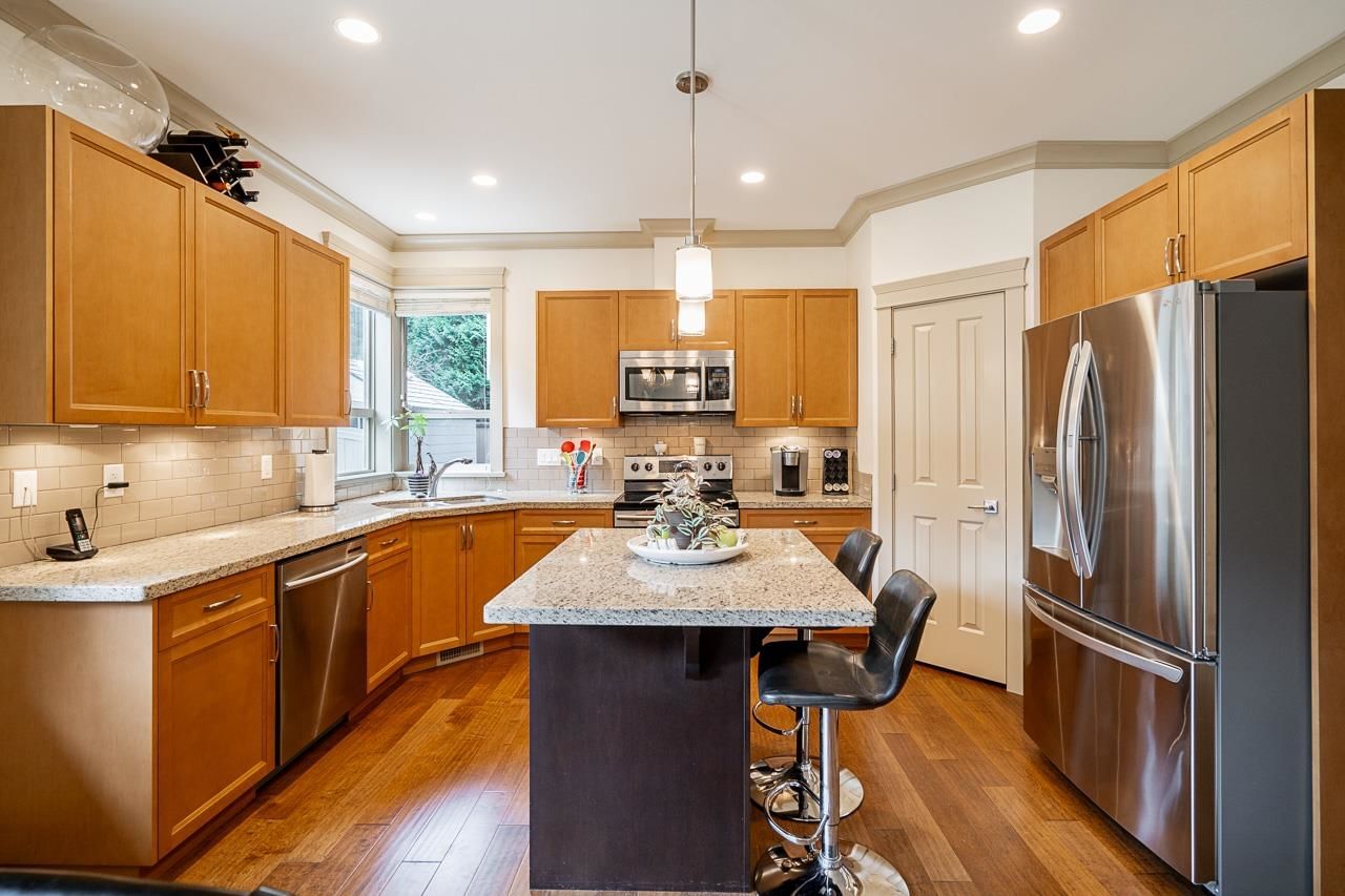 Listing Image 10
