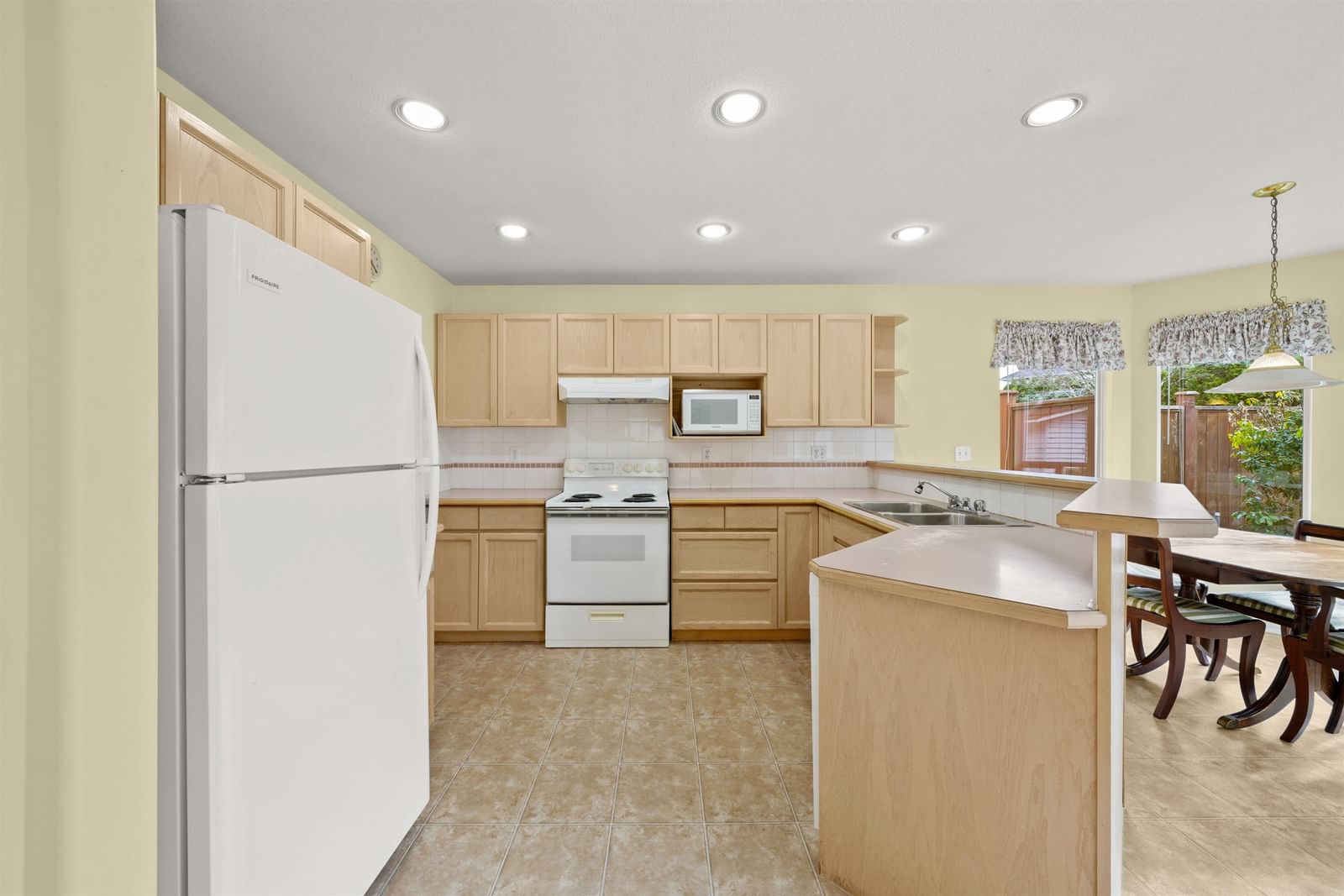 Listing Image 14