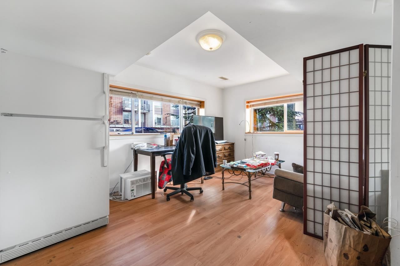 Listing Image 14