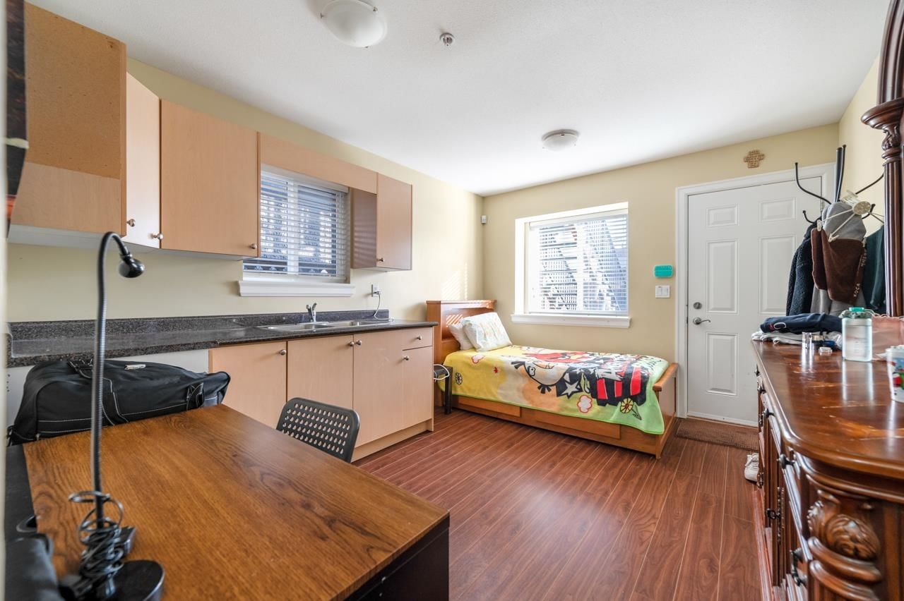 Listing Image 14