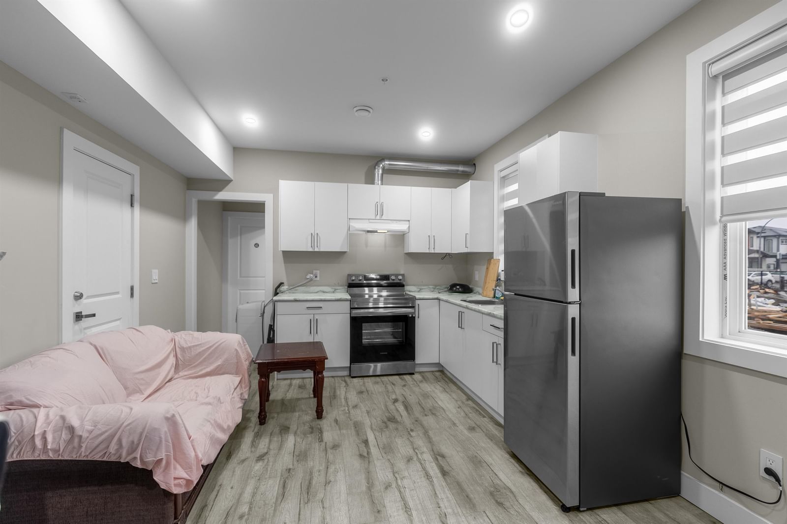 Listing Image 19