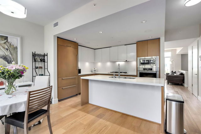 880 Arthur Erickson Place