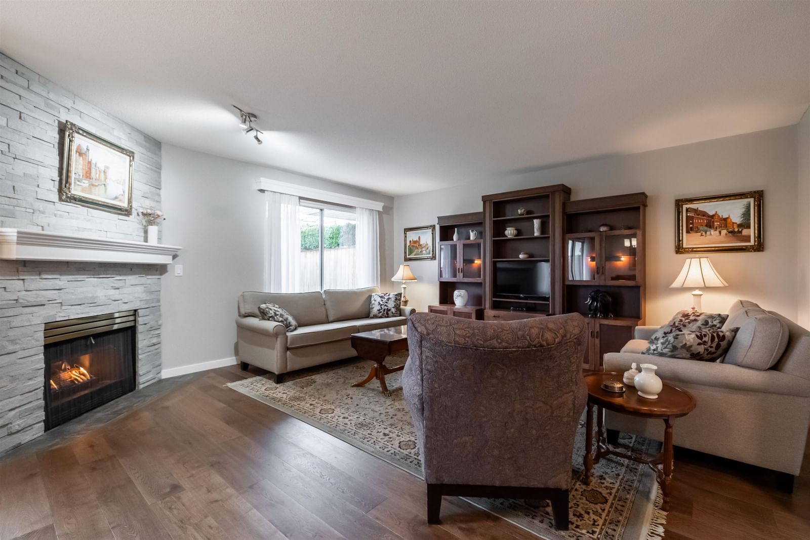 Listing Image 16