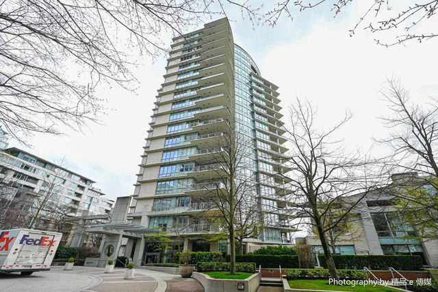303 - 1328 Marinaside Crescent