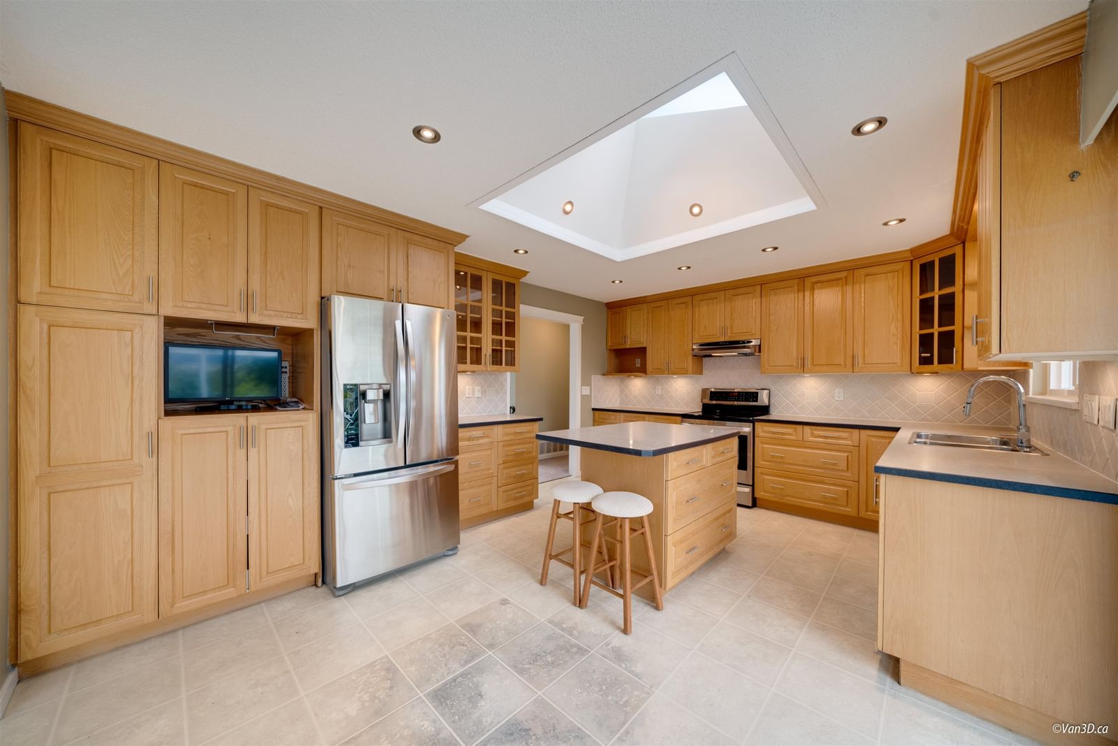 Listing Image 11