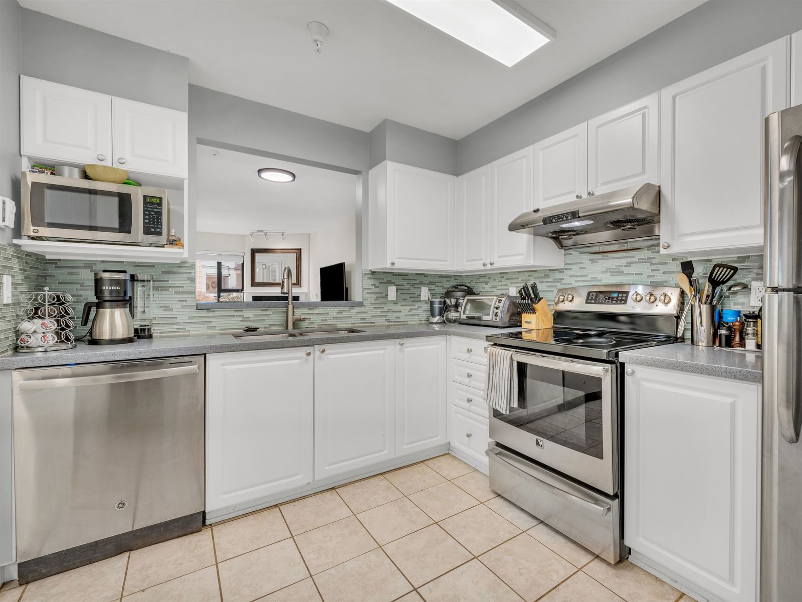 Listing Image 9