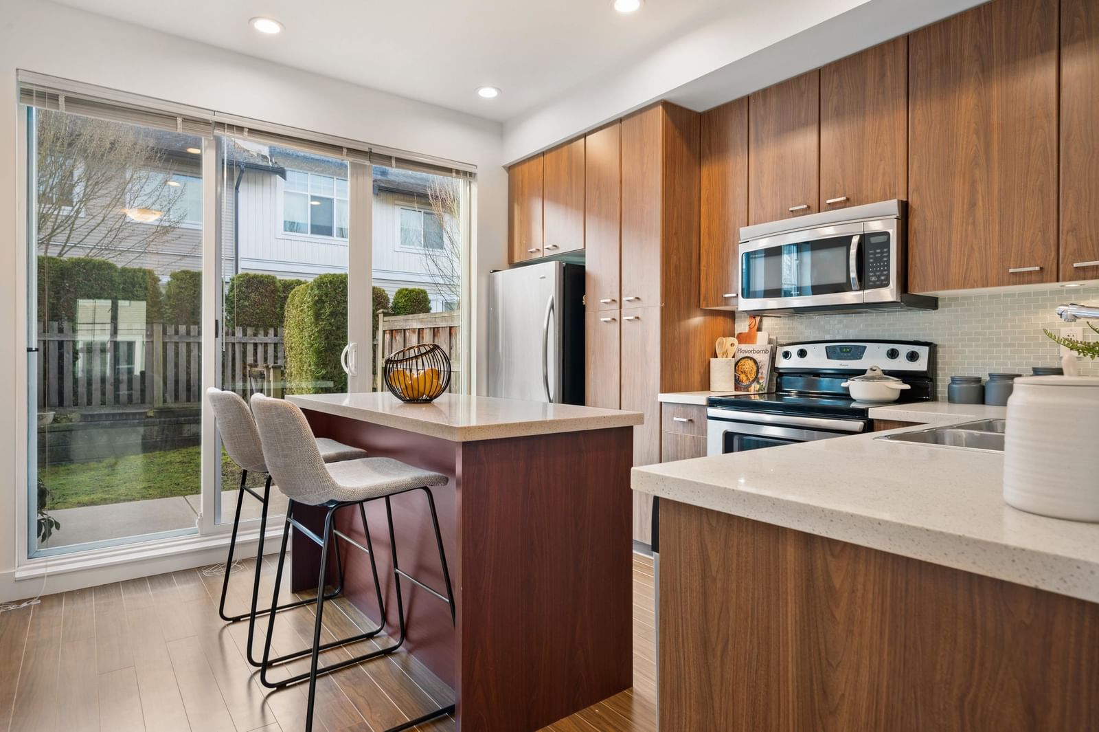 Listing Image 10