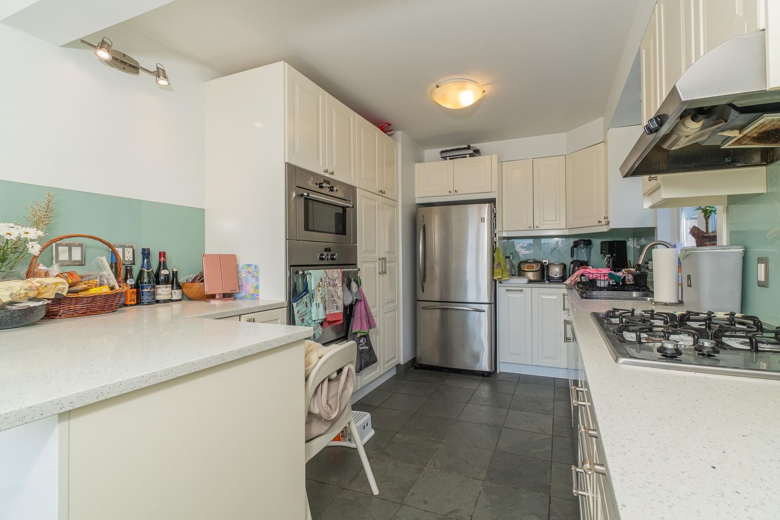Listing Image 19