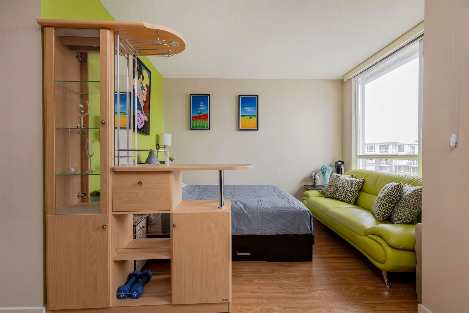 Listing Image 10