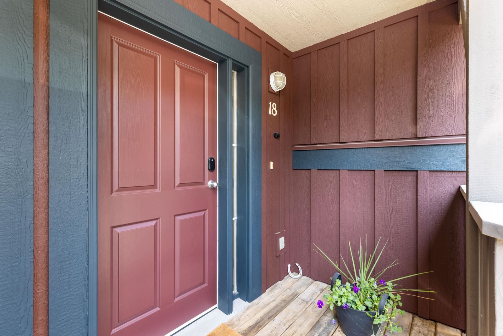 Listing Image 19