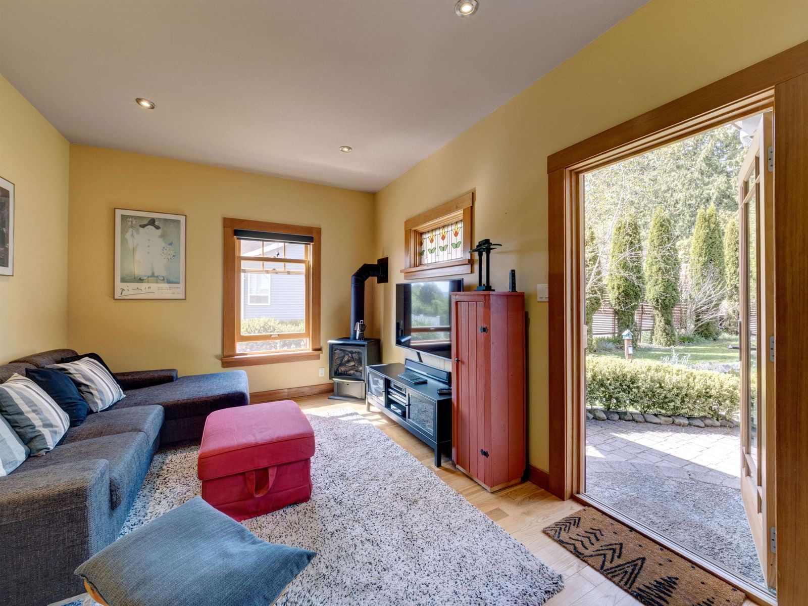 Listing Image 11