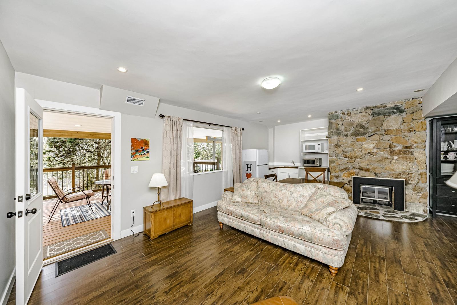 Listing Image 20