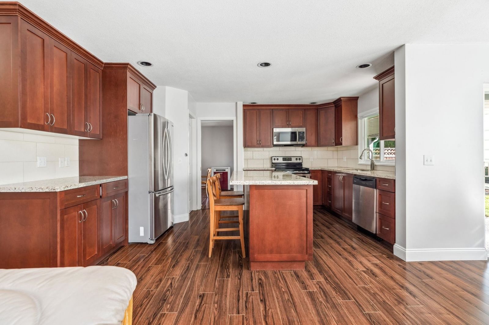 Listing Image 17
