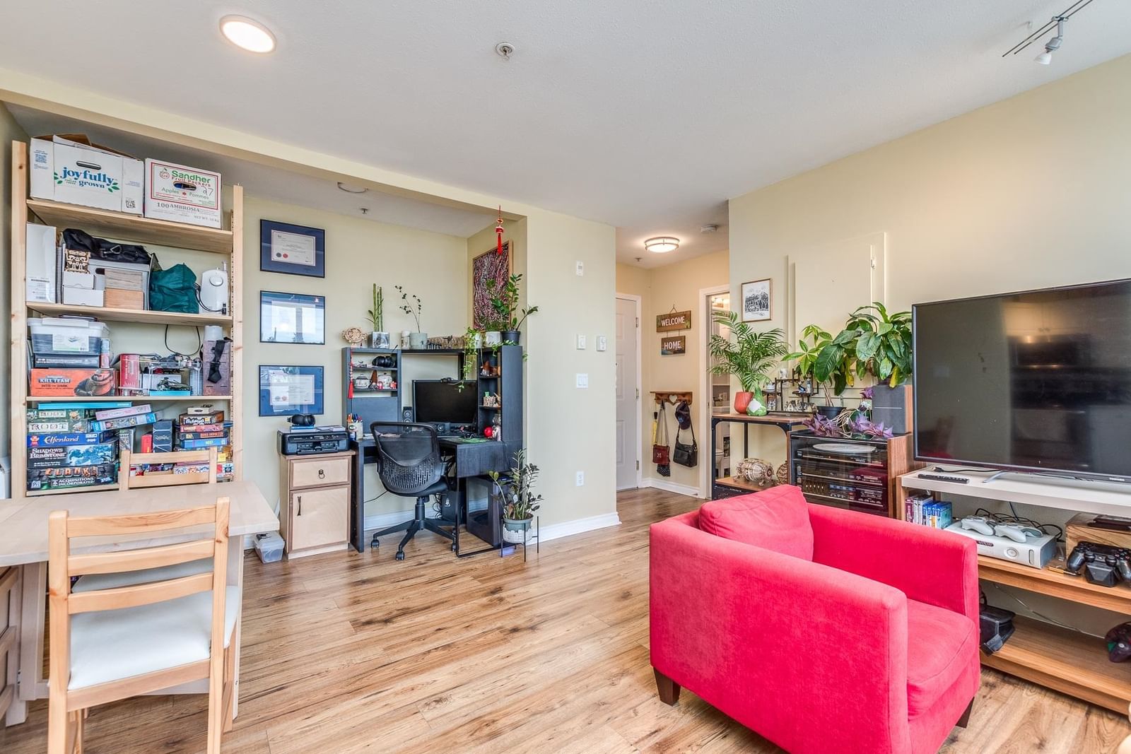 Listing Image 6