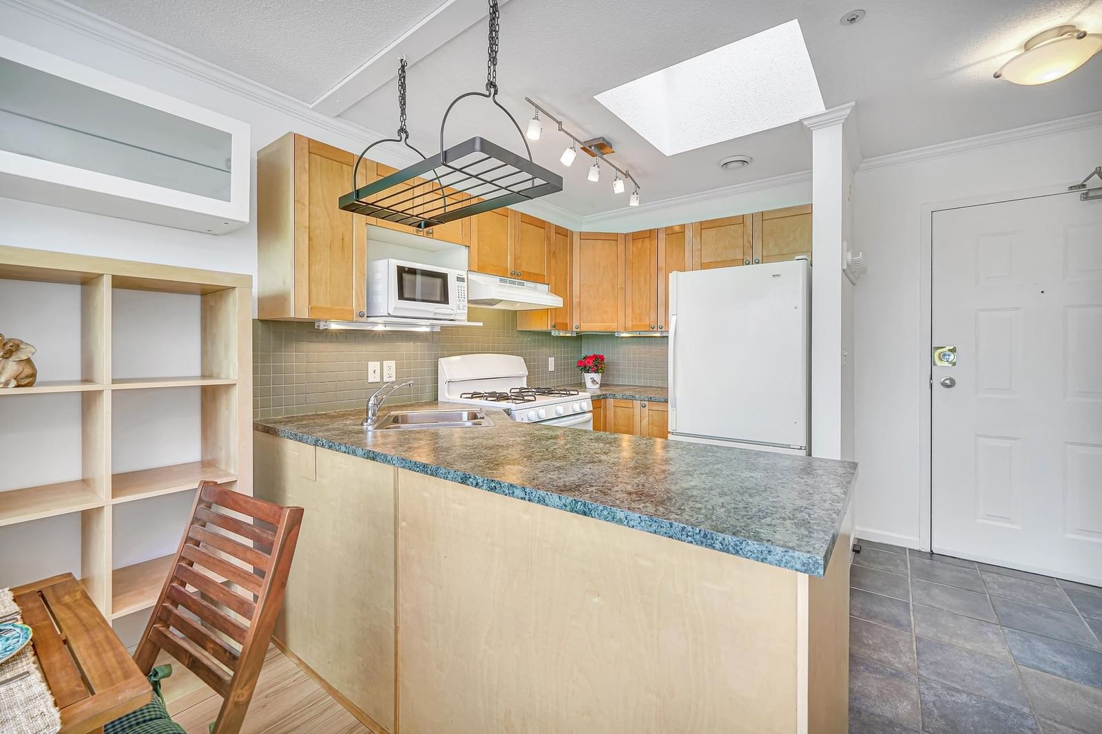 Listing Image 14