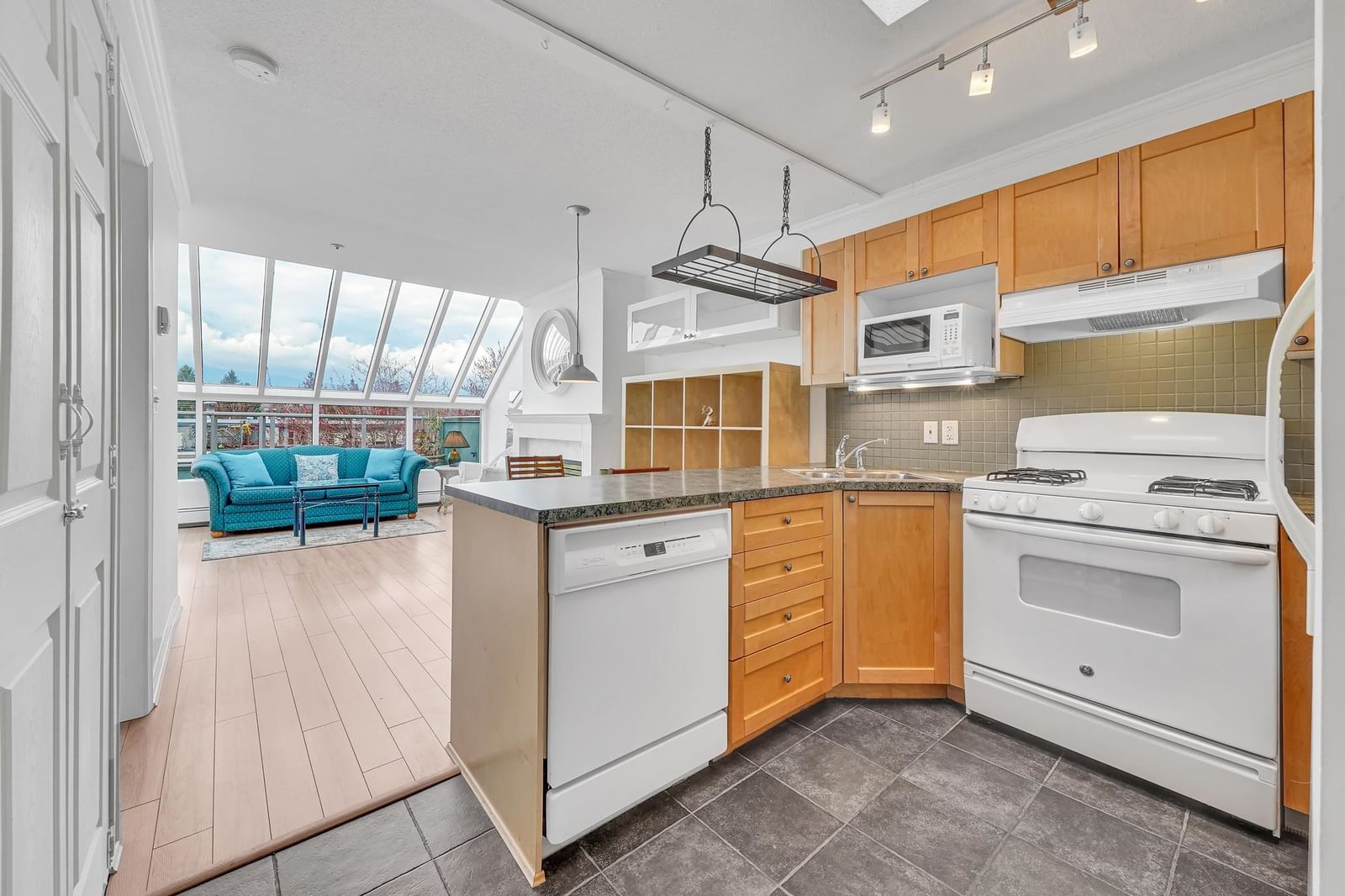 Listing Image 18