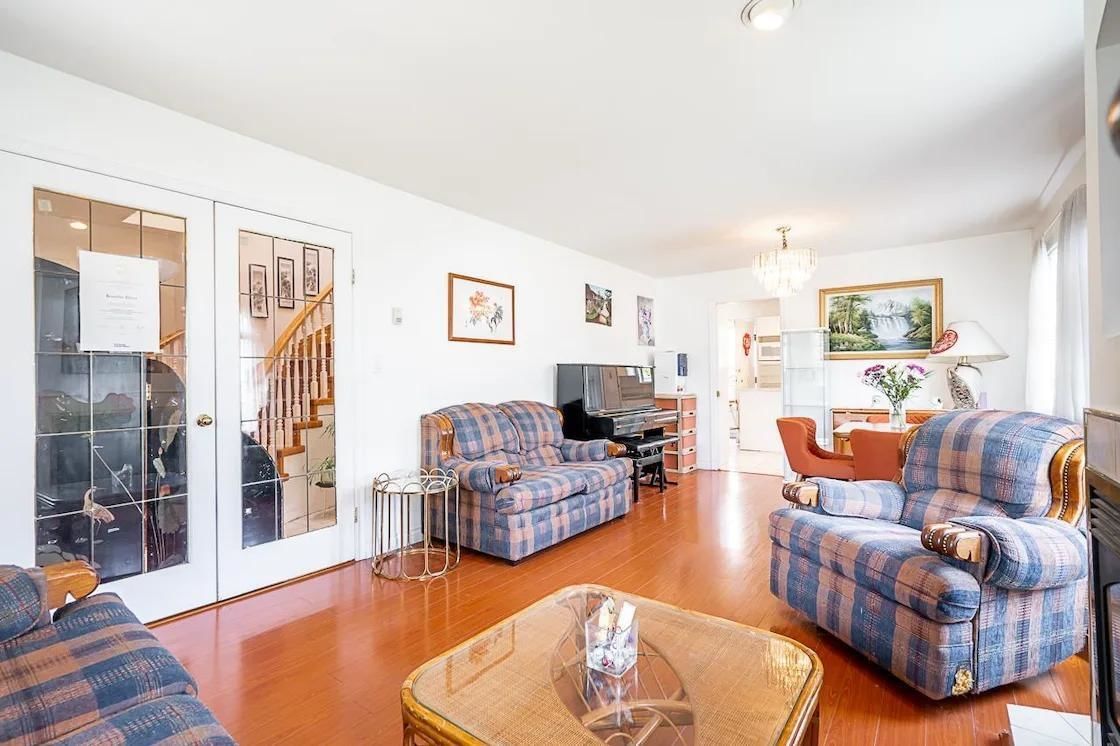 Listing Image 16