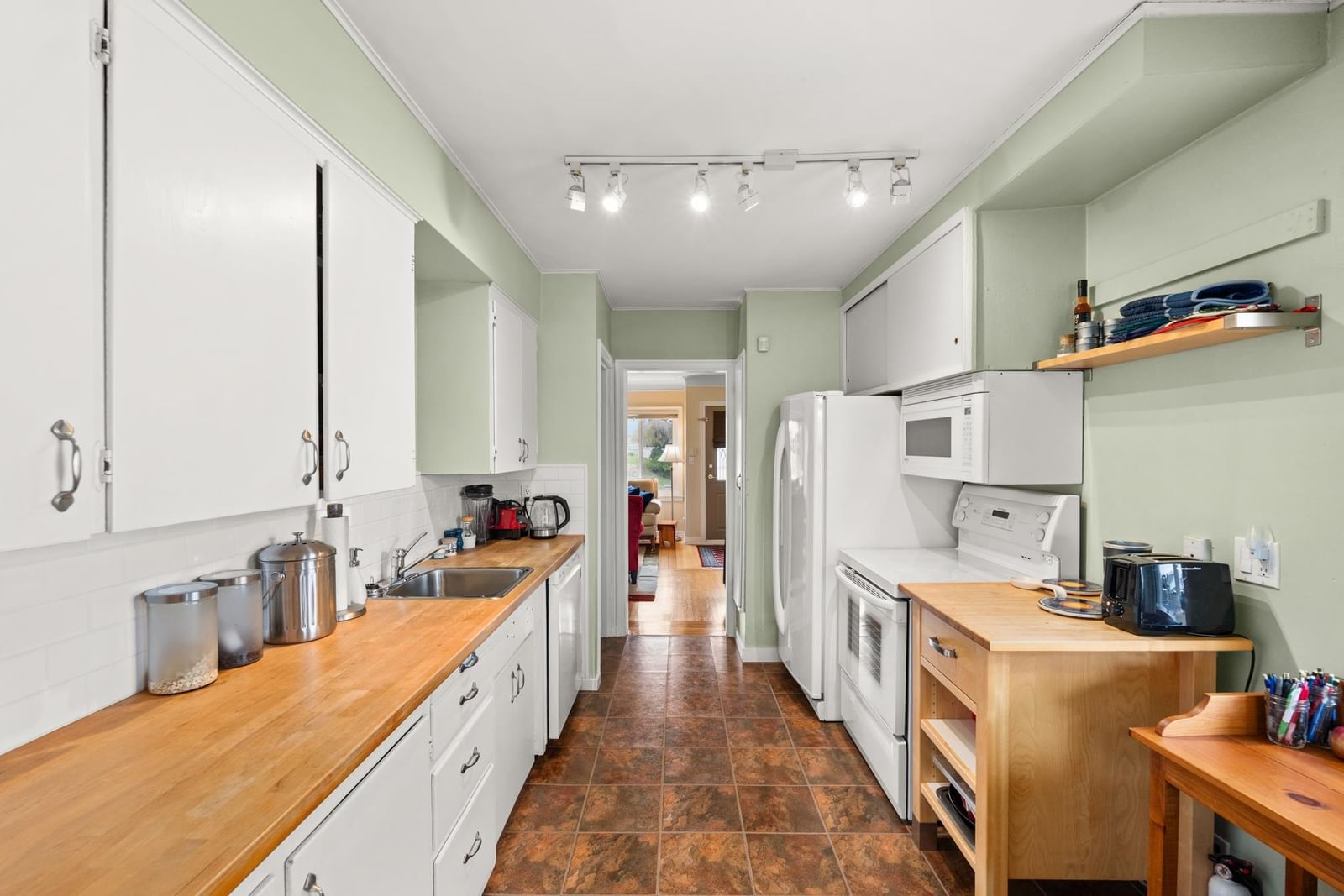 Listing Image 12
