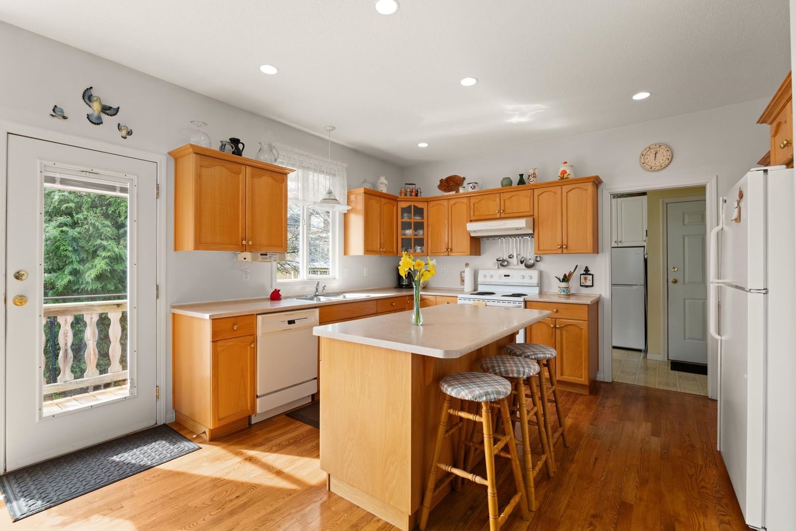Listing Image 11