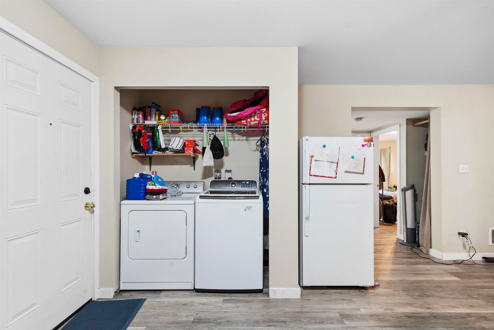 Listing Image 14