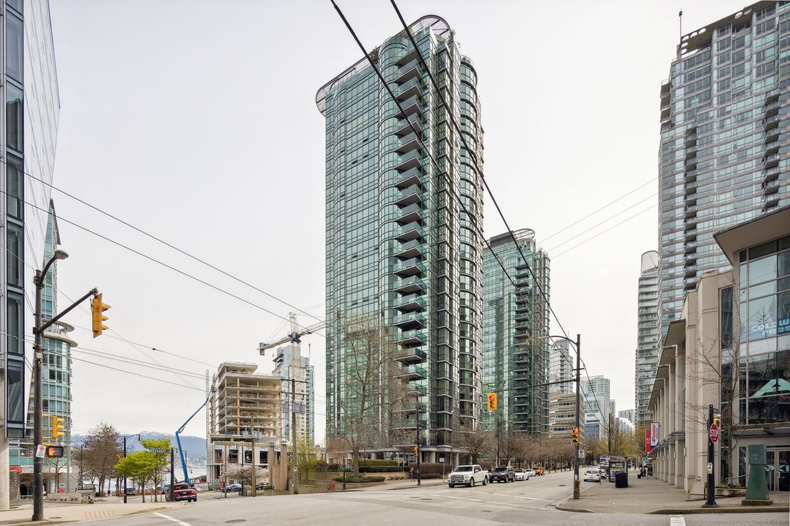 Listing Image 4