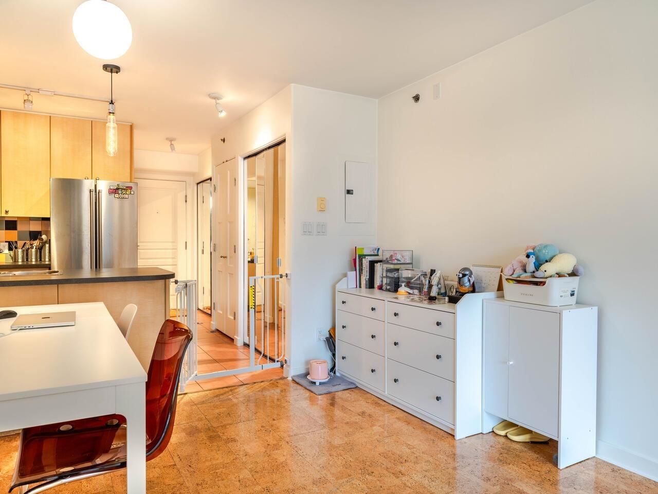 Listing Image 10