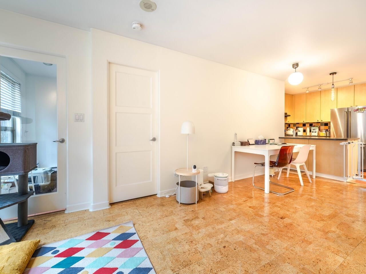 Listing Image 11