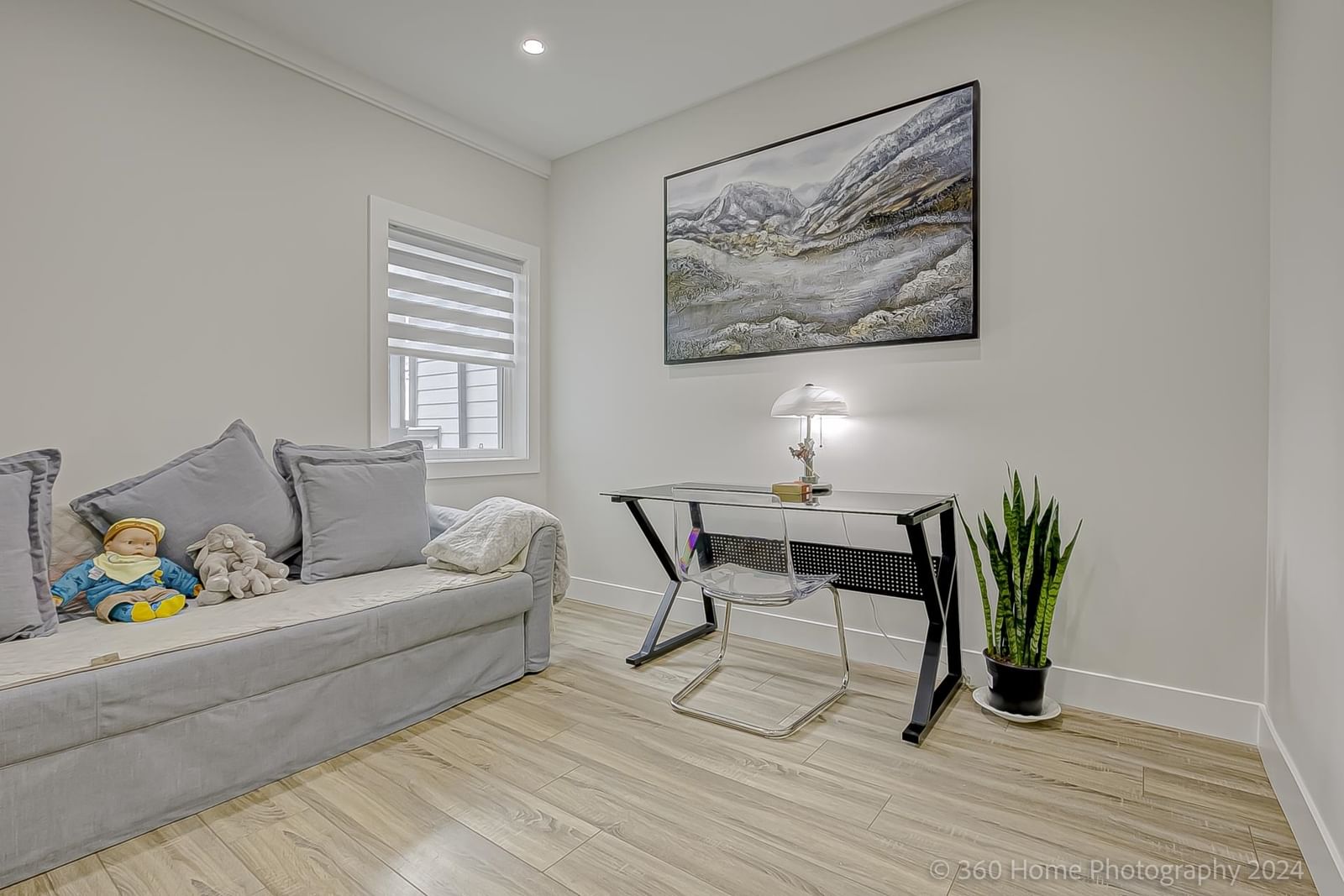 Listing Image 11