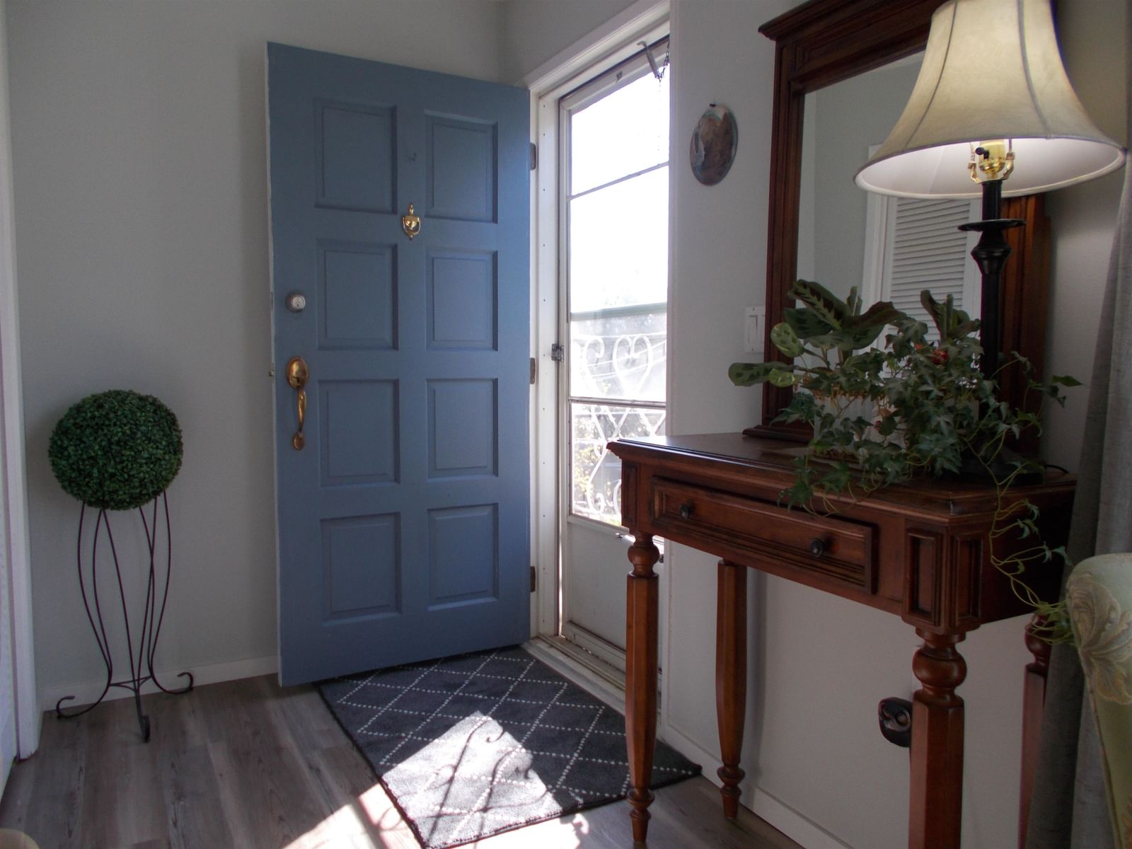 Listing Image 4