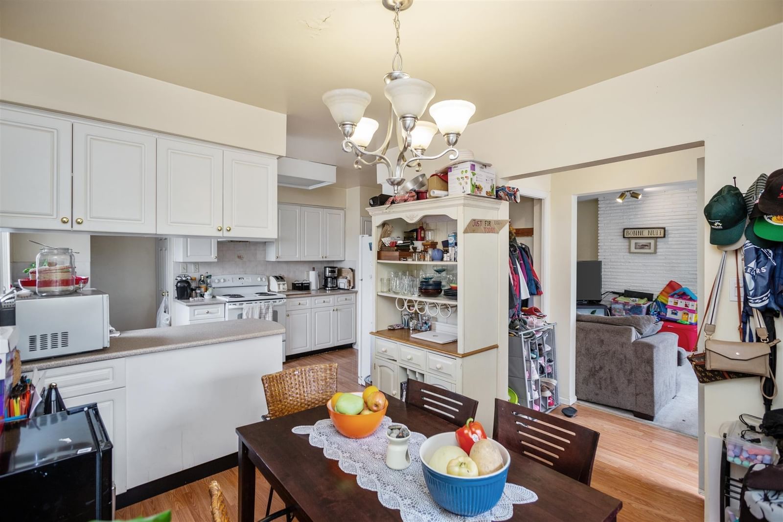 Listing Image 19