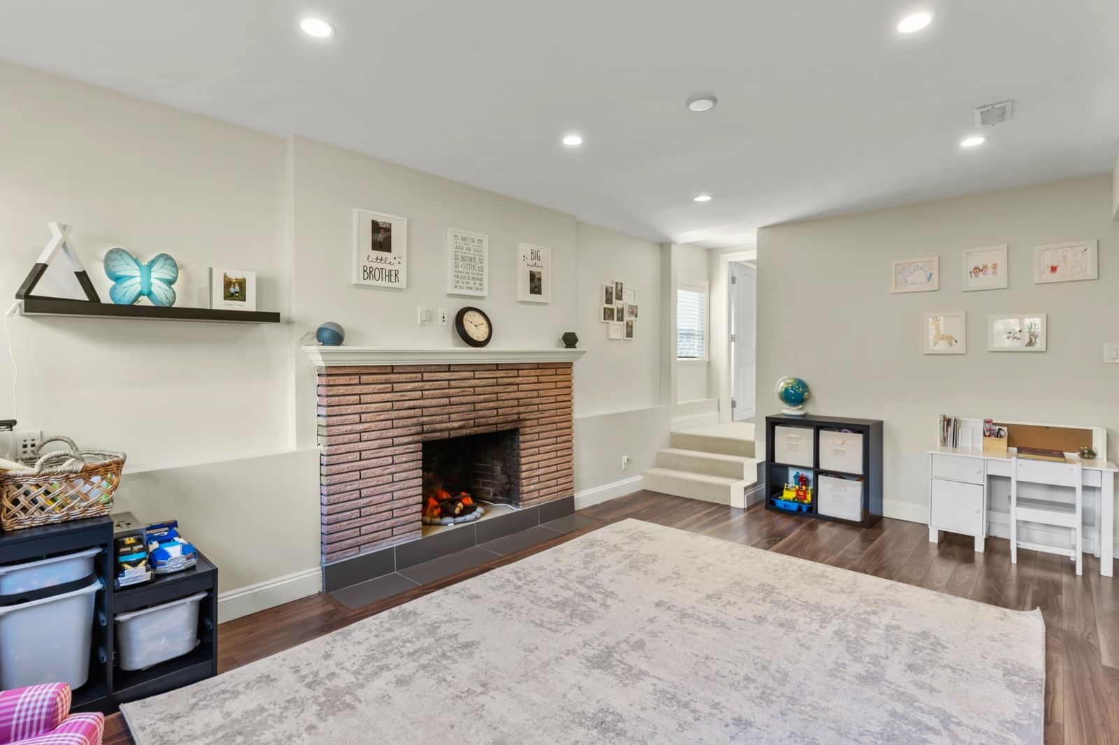 Listing Image 19