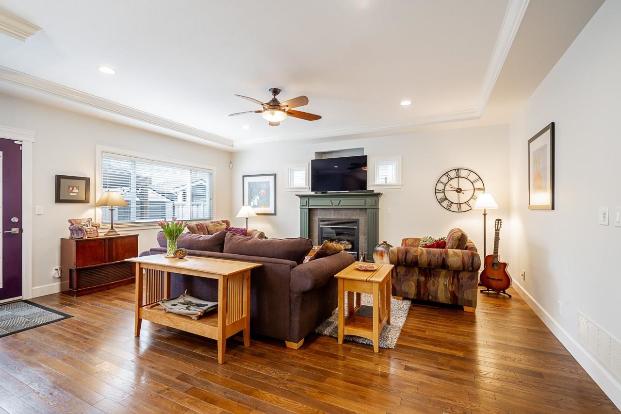 Listing Image 14